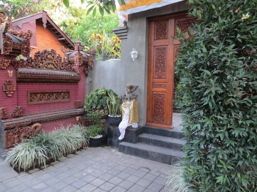 Putri Homestay Sanur  Exterior photo